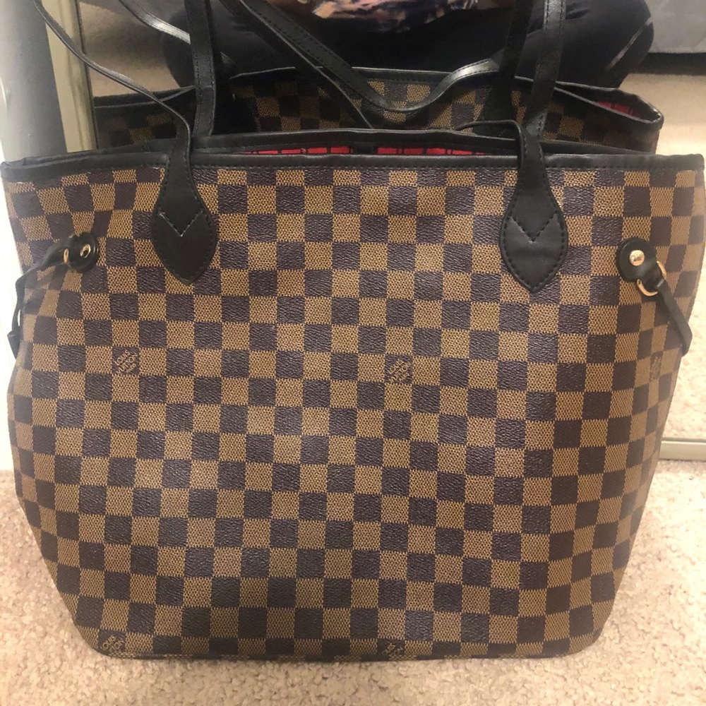 LV Never Full Tote